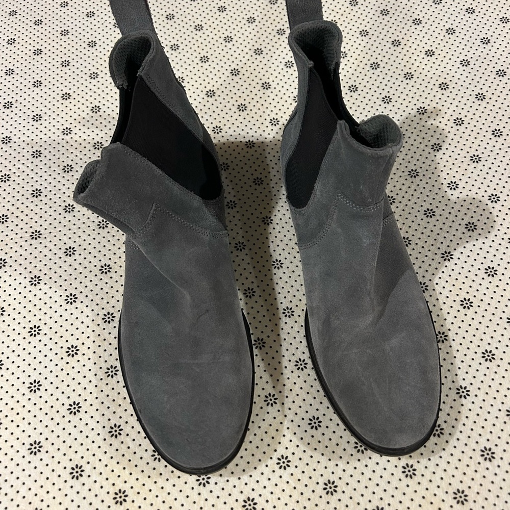 Ecco Women's Gray Suede Chelsea Boots
